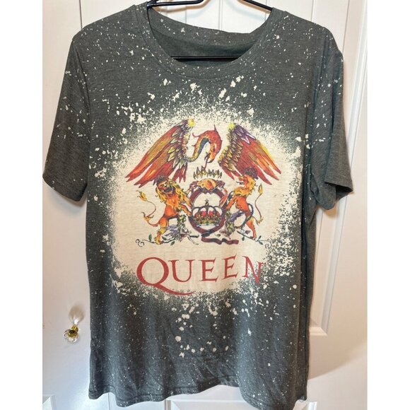 Queen Graphic Tee With Distressed Splatter Design Gray & White, Large - Picture 2 of 5